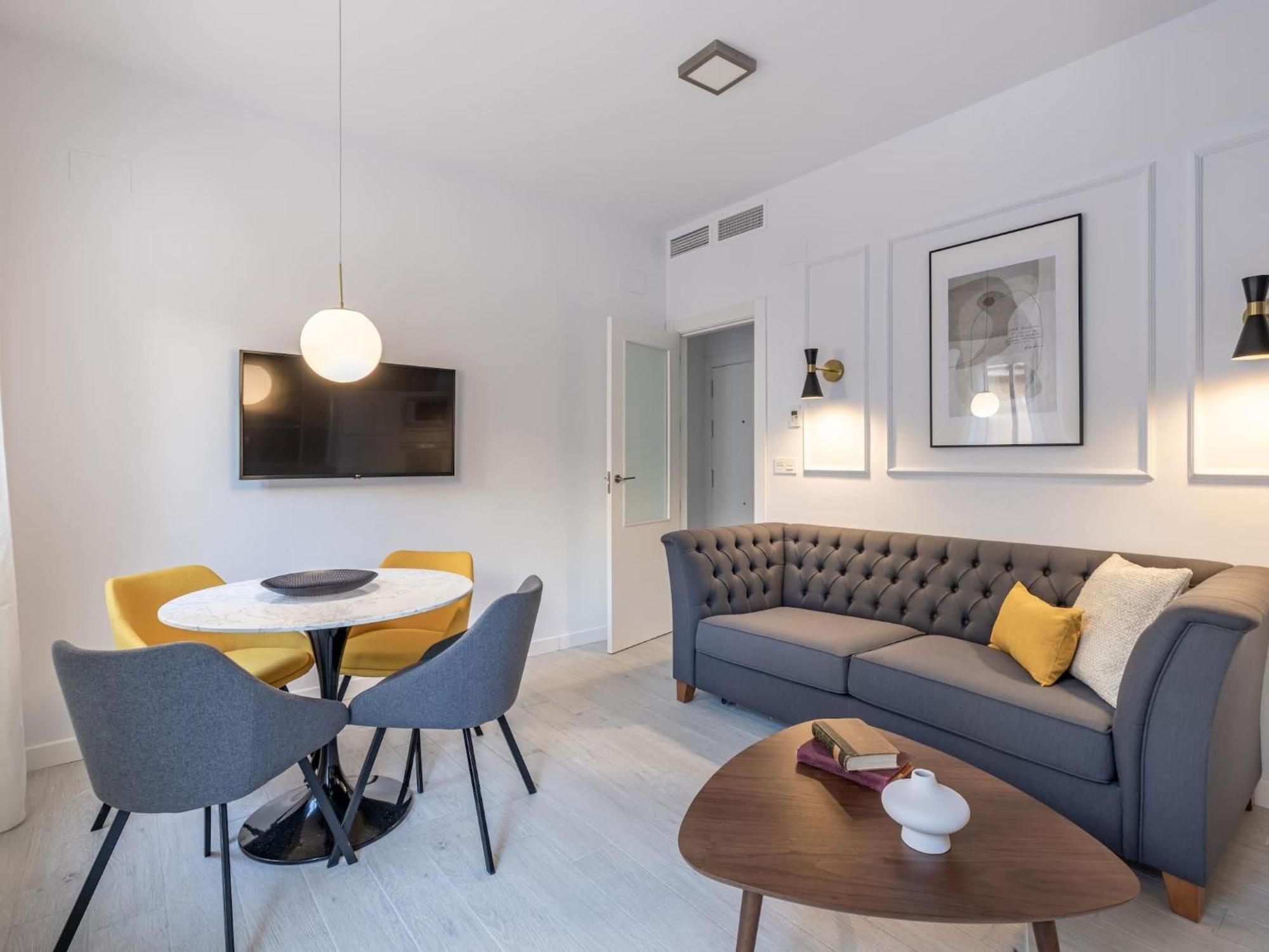 Central Stylish And Elegant 1 & 2 Bedroom Apartments III Granada Luaran gambar