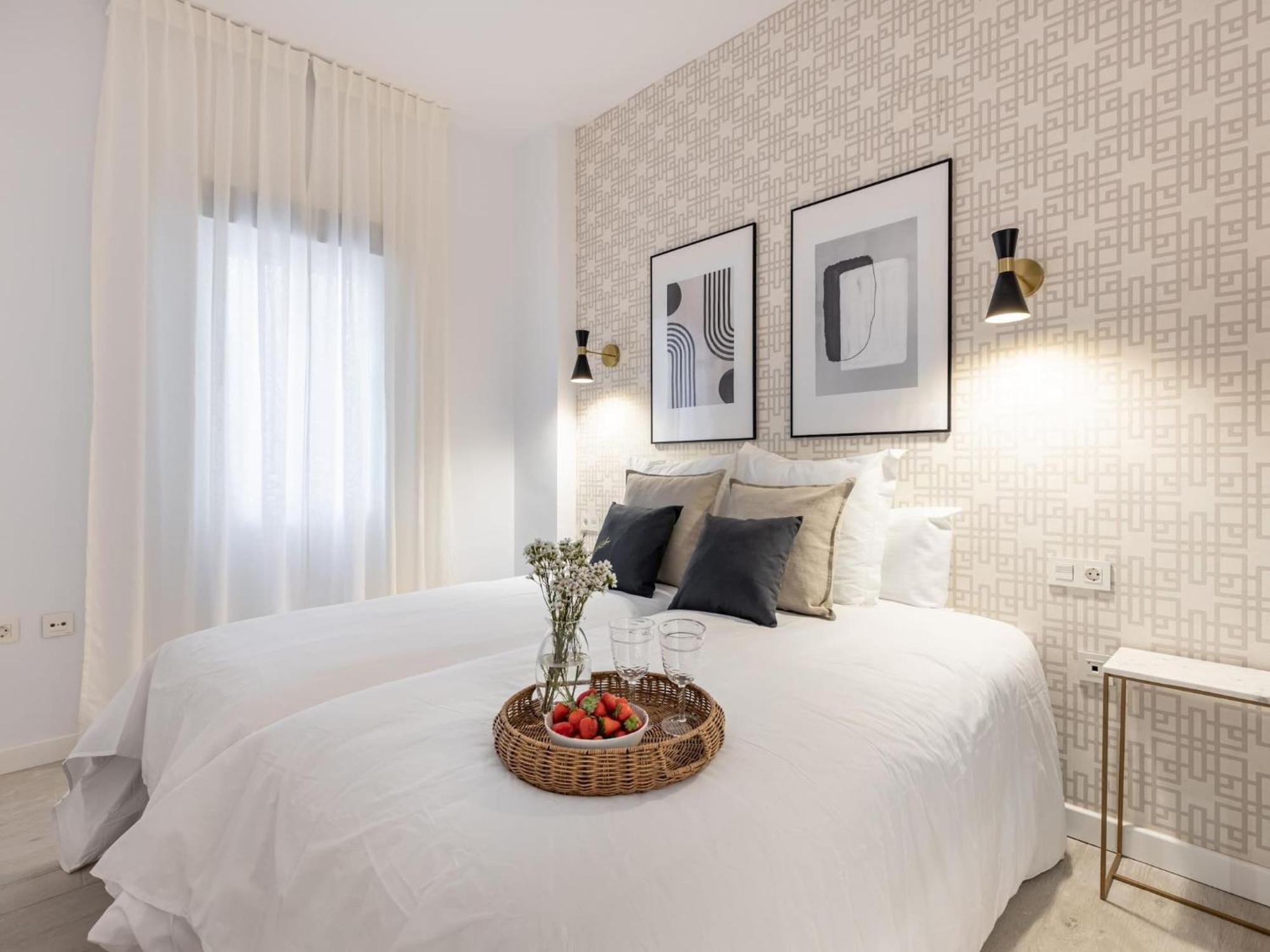 Central Stylish And Elegant 1 & 2 Bedroom Apartments III Granada Luaran gambar