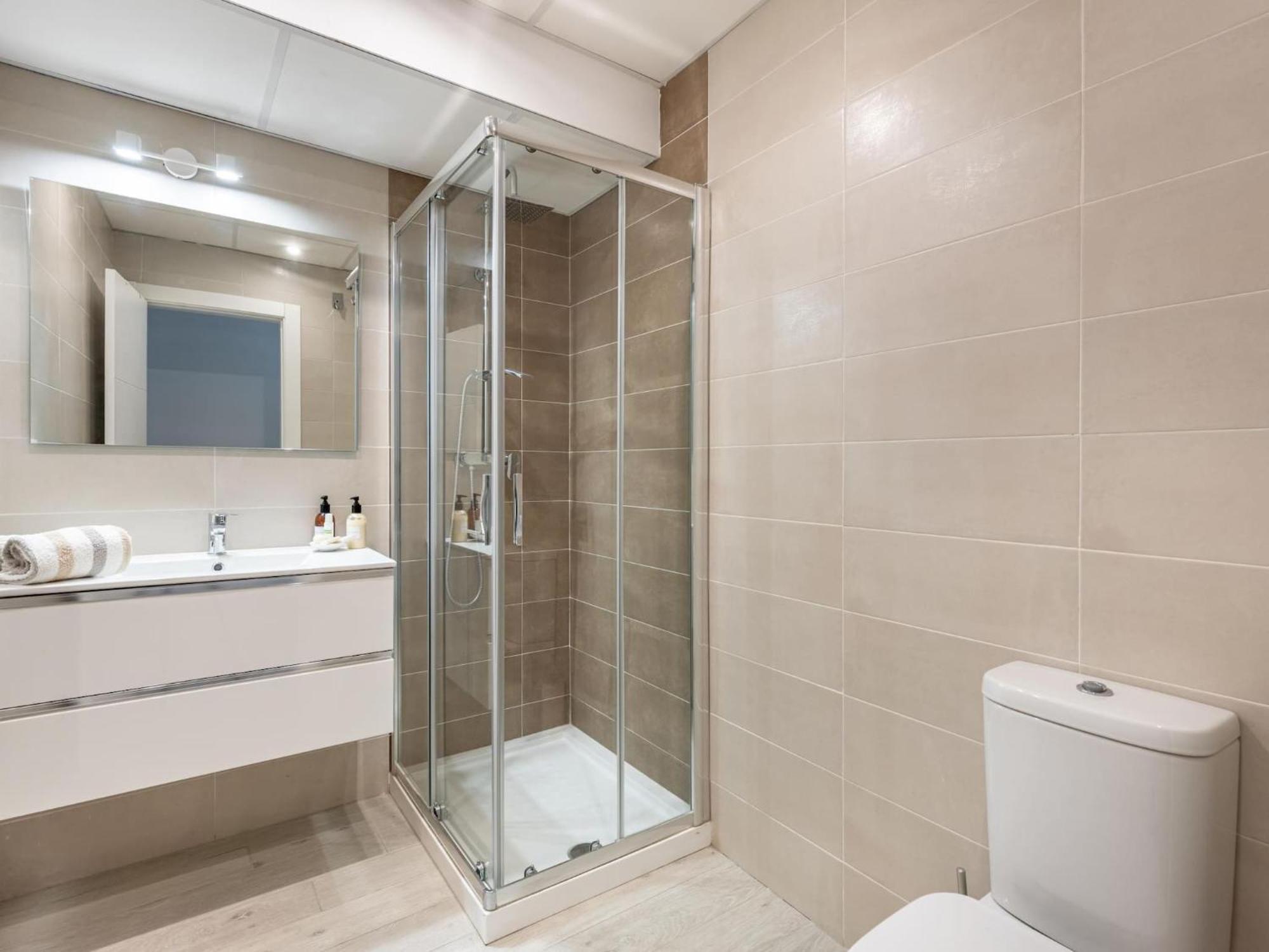 Central Stylish And Elegant 1 & 2 Bedroom Apartments III Granada Luaran gambar