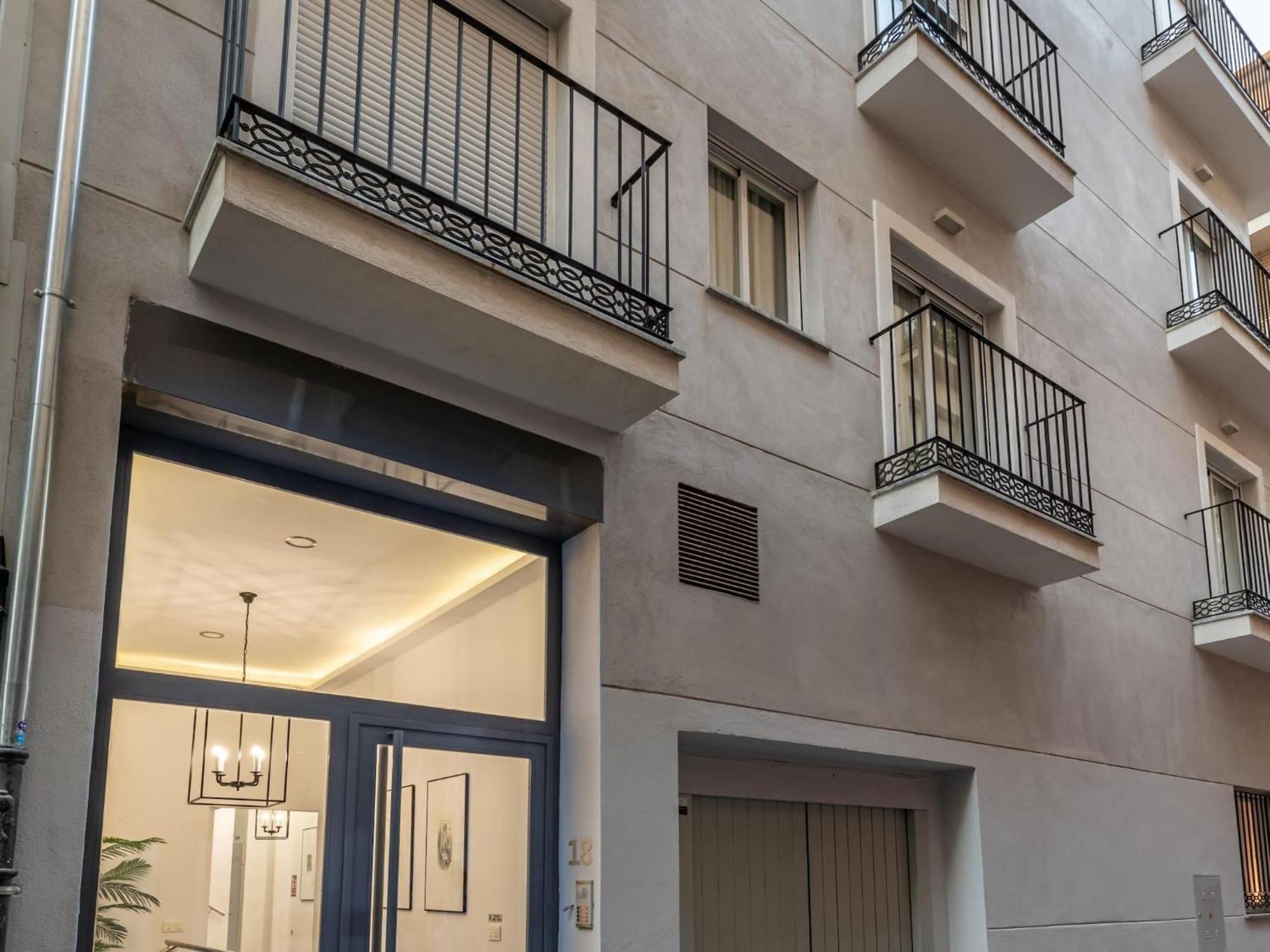 Central Stylish And Elegant 1 & 2 Bedroom Apartments III Granada Luaran gambar
